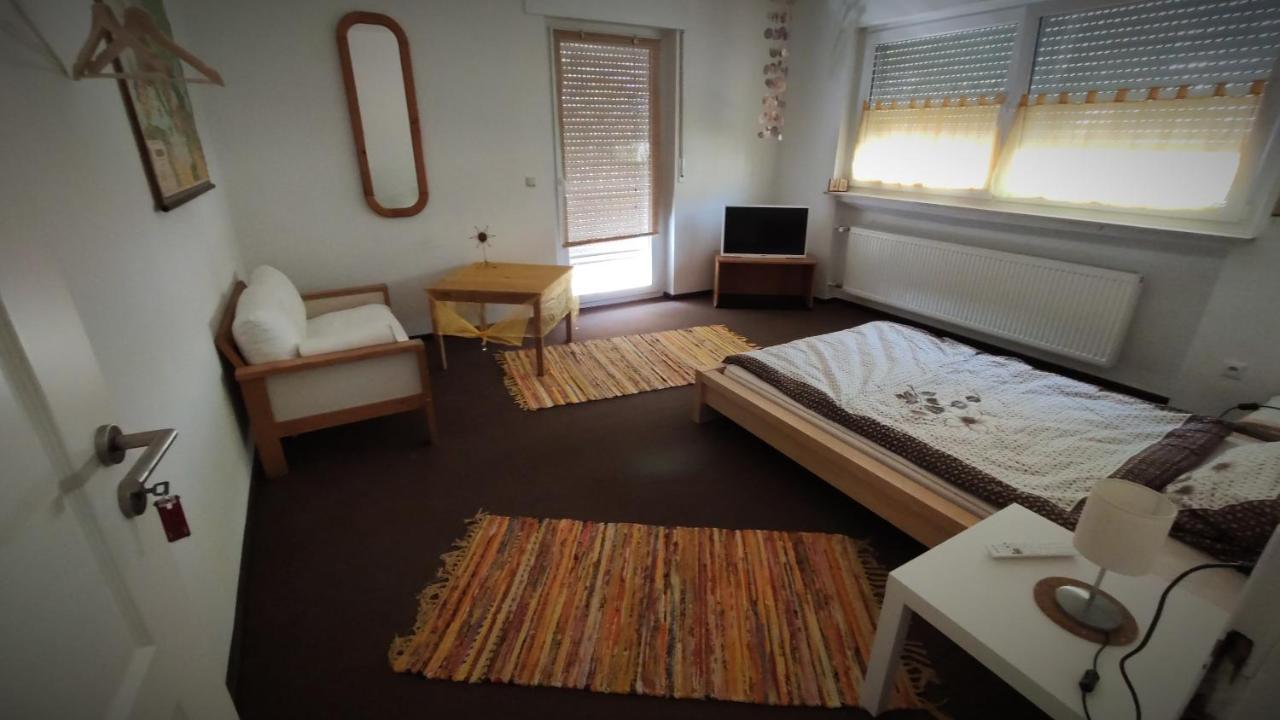 Monteur Unterkunft Gaestewohnung Ferienwohnung - Haus Huth Freigericht Esterno foto